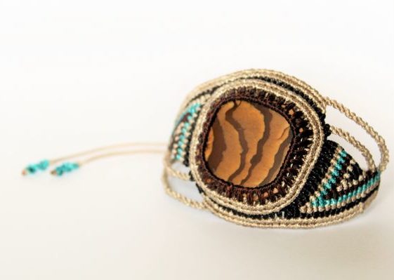 Mara-Macrame-Bijoux-Micro-Macrame-Bracelet